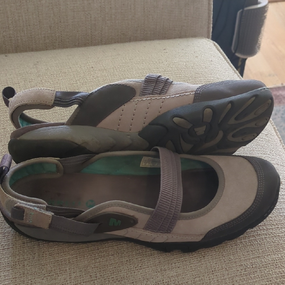 Casual Women’s Slip-On Mary Jane Sneakers in Taupe and Gray